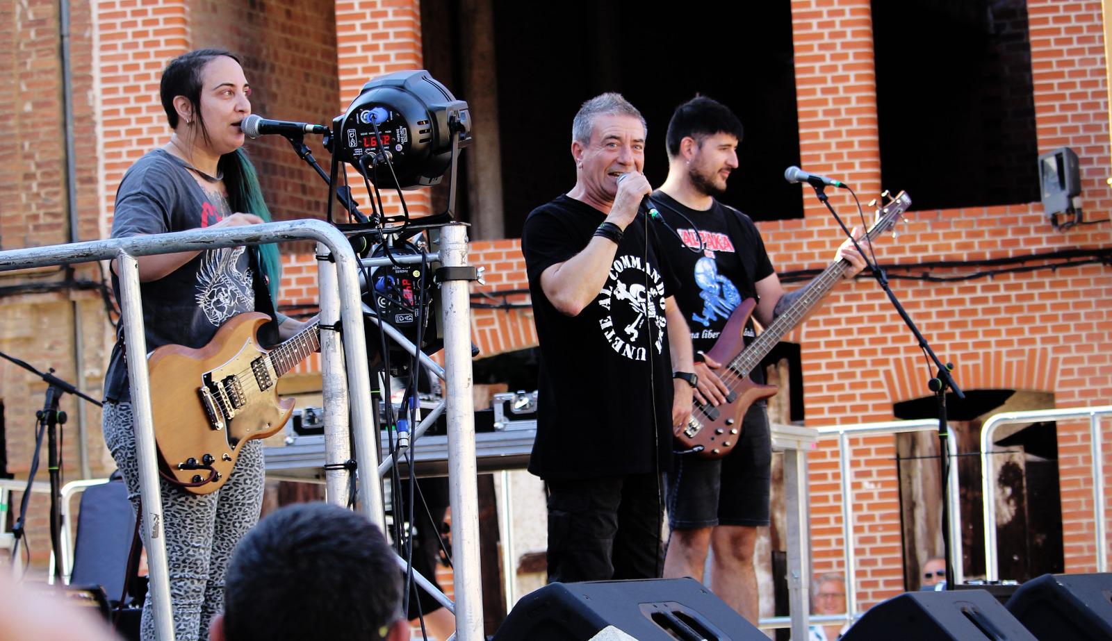 leon street music